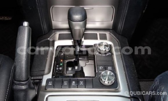 Tenga Imported Toyota Land Cruiser Chena Mota in Import - Dubai in Zambia Tenga Imported Toyota Land Cruiser Chena Mota in Import - Dubai in Zambia