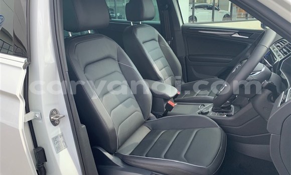 Nunua Ilio tumika Volkswagen Tiguan Nyeupe Gari ndani ya Chingola nchini Zambia Nunua Ilio tumika Volkswagen Tiguan Nyeupe Gari ndani ya Chingola nchini Zambia