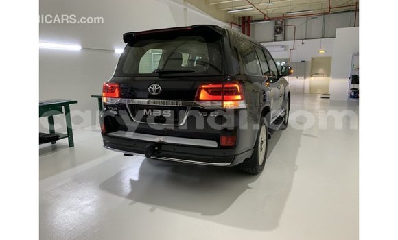 Nunua Imported Toyota Land Cruiser Nyeusi Gari ndani ya Import - Dubai nchini Zambia Nunua Imported Toyota Land Cruiser Nyeusi Gari ndani ya Import - Dubai nchini Zambia