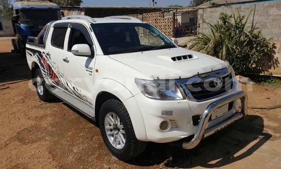 Buy Used Toyota Hilux White Car in Lusaka in Zambia Buy Used Toyota Hilux White Car in Lusaka in Zambia