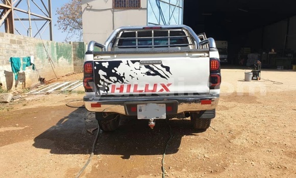 Buy Used Toyota Hilux White Car in Lusaka in Zambia Buy Used Toyota Hilux White Car in Lusaka in Zambia