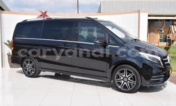 Tenga Tsaru Mercedes‒Benz Viano Nhema Mota in Kitwe in Zambia Tenga Tsaru Mercedes‒Benz Viano Nhema Mota in Kitwe in Zambia