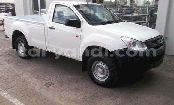 Tenga Tsaru Isuzu D–MAX Chena Mota in Chingola in Zambia Tenga Tsaru Isuzu D–MAX Chena Mota in Chingola in Zambia