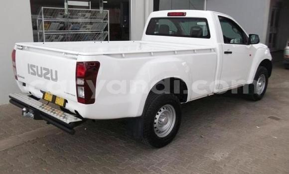 Tenga Tsaru Isuzu D–MAX Chena Mota in Chingola in Zambia Tenga Tsaru Isuzu D–MAX Chena Mota in Chingola in Zambia