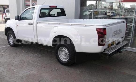 Tenga Tsaru Isuzu D–MAX Chena Mota in Chingola in Zambia Tenga Tsaru Isuzu D–MAX Chena Mota in Chingola in Zambia