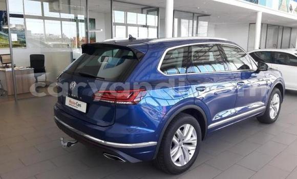 Nunua Ilio tumika Volkswagen Touareg Bluu Gari ndani ya Lusaka nchini Zambia Nunua Ilio tumika Volkswagen Touareg Bluu Gari ndani ya Lusaka nchini Zambia