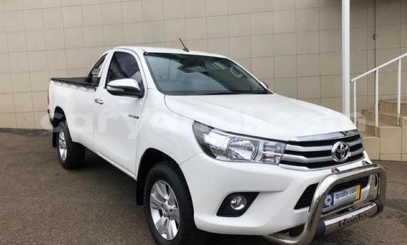 Nunua Ilio tumika Toyota Hilux Nyeupe Gari ndani ya Lusaka nchini Zambia Nunua Ilio tumika Toyota Hilux Nyeupe Gari ndani ya Lusaka nchini Zambia