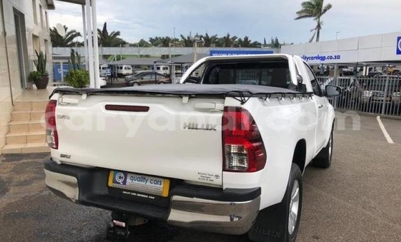 Nunua Ilio tumika Toyota Hilux Nyeupe Gari ndani ya Lusaka nchini Zambia Nunua Ilio tumika Toyota Hilux Nyeupe Gari ndani ya Lusaka nchini Zambia