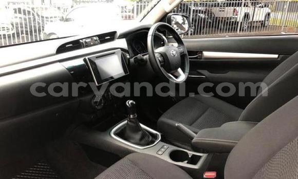 Nunua Ilio tumika Toyota Hilux Nyeupe Gari ndani ya Lusaka nchini Zambia Nunua Ilio tumika Toyota Hilux Nyeupe Gari ndani ya Lusaka nchini Zambia