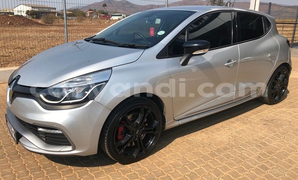 Tenga Tsaru Renault Clio Zvimwe Mota in Chingola in Zambia Tenga Tsaru Renault Clio Zvimwe Mota in Chingola in Zambia