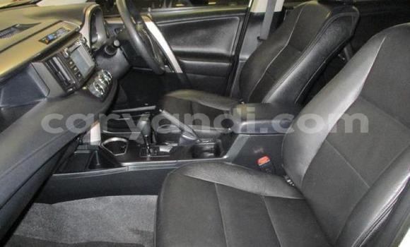 Nunua Ilio tumika Toyota RAV4 Nyeupe Gari ndani ya Chingola nchini Zambia Nunua Ilio tumika Toyota RAV4 Nyeupe Gari ndani ya Chingola nchini Zambia