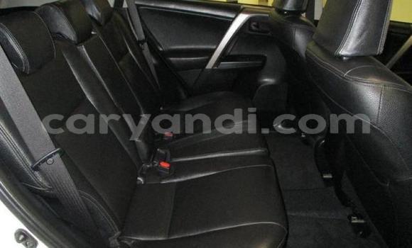 Nunua Ilio tumika Toyota RAV4 Nyeupe Gari ndani ya Chingola nchini Zambia Nunua Ilio tumika Toyota RAV4 Nyeupe Gari ndani ya Chingola nchini Zambia