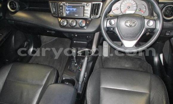 Nunua Ilio tumika Toyota RAV4 Nyeupe Gari ndani ya Chingola nchini Zambia Nunua Ilio tumika Toyota RAV4 Nyeupe Gari ndani ya Chingola nchini Zambia