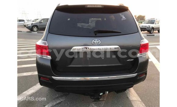Tenga Imported Toyota Highlander Zvimwe Mota in Import - Dubai in Zambia Tenga Imported Toyota Highlander Zvimwe Mota in Import - Dubai in Zambia