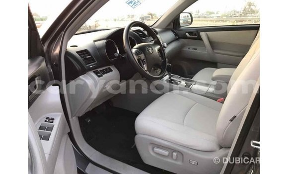 Tenga Imported Toyota Highlander Zvimwe Mota in Import - Dubai in Zambia Tenga Imported Toyota Highlander Zvimwe Mota in Import - Dubai in Zambia