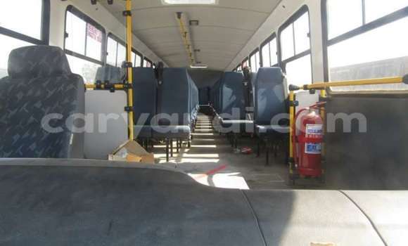 Acheter Occasion Utilitaire Hino Ranger Blanc à Livingstone, Zambie Acheter Occasion Utilitaire Hino Ranger Blanc à Livingstone, Zambie