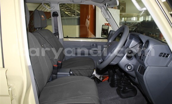 Acheter Occasion Voiture Toyota Land Cruiser Autre à Livingstone, Zambie Acheter Occasion Voiture Toyota Land Cruiser Autre à Livingstone, Zambie