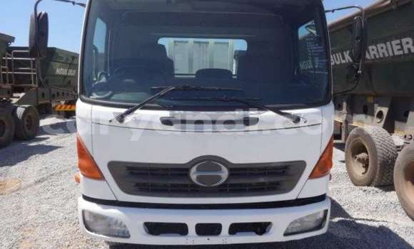 Acheter Occasion Utilitaire Hino Ranger Blanc à Chingola, Zambie Acheter Occasion Utilitaire Hino Ranger Blanc à Chingola, Zambie