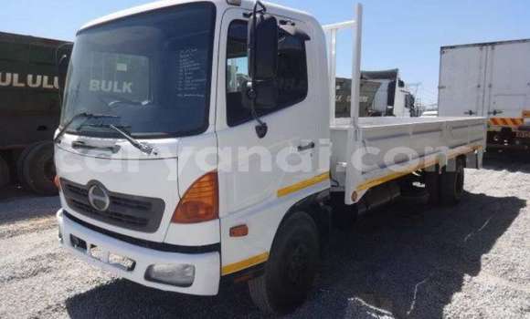 Acheter Occasion Utilitaire Hino Ranger Blanc à Chingola, Zambie Acheter Occasion Utilitaire Hino Ranger Blanc à Chingola, Zambie