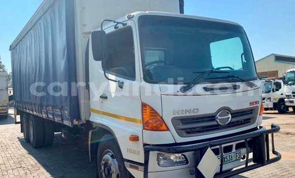 Acheter Occasion Utilitaire Hino Ranger Blanc à Chingola, Zambie Acheter Occasion Utilitaire Hino Ranger Blanc à Chingola, Zambie