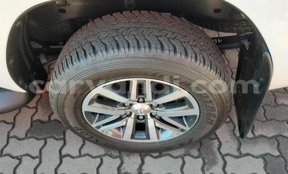 Buy Used Toyota Hilux White Car in Kasama in Zambia Buy Used Toyota Hilux White Car in Kasama in Zambia