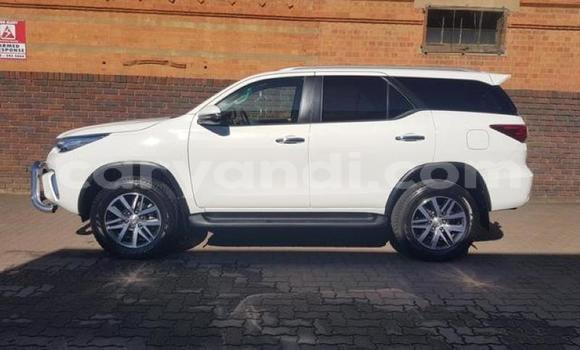 Buy Used Toyota Fortuner White Car in Lusaka in Zambia Buy Used Toyota Fortuner White Car in Lusaka in Zambia