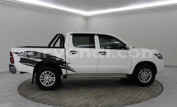 Tenga Tsaru Toyota Hilux Zvimwe Mota in Lusaka in Zambia Tenga Tsaru Toyota Hilux Zvimwe Mota in Lusaka in Zambia