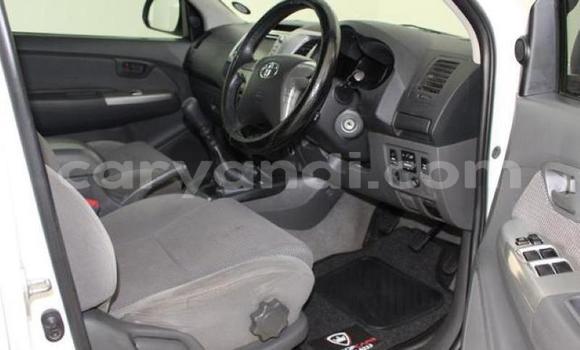 Tenga Tsaru Toyota Hilux Zvimwe Mota in Lusaka in Zambia Tenga Tsaru Toyota Hilux Zvimwe Mota in Lusaka in Zambia