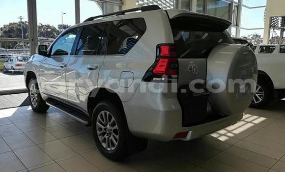 Acheter Occasion Voiture Toyota Land Cruiser Prado Gris à Lusaka, Zambie Acheter Occasion Voiture Toyota Land Cruiser Prado Gris à Lusaka, Zambie