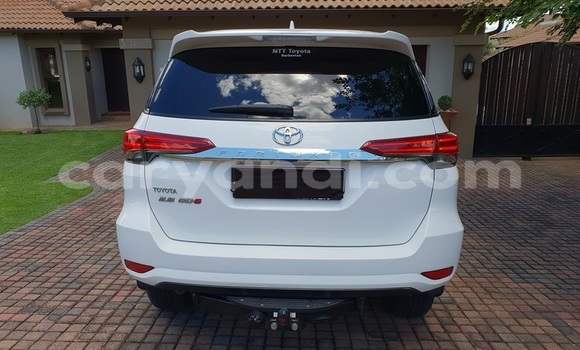 Acheter Occasion Voiture Toyota Fortuner Blanc à Lusaka, Zambie Acheter Occasion Voiture Toyota Fortuner Blanc à Lusaka, Zambie