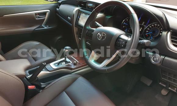 Acheter Occasion Voiture Toyota Fortuner Blanc à Lusaka, Zambie Acheter Occasion Voiture Toyota Fortuner Blanc à Lusaka, Zambie