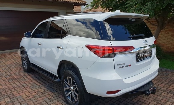 Acheter Occasion Voiture Toyota Fortuner Blanc à Lusaka, Zambie Acheter Occasion Voiture Toyota Fortuner Blanc à Lusaka, Zambie