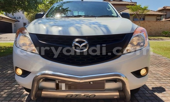 Acheter Occasion Voiture Mazda BT-50 Blanc à Lusaka, Zambie Acheter Occasion Voiture Mazda BT-50 Blanc à Lusaka, Zambie