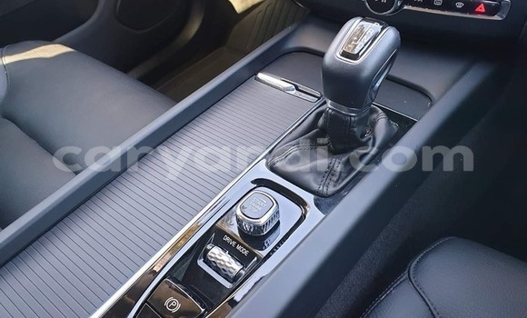 Acheter Occasion Voiture Volvo XC60 Blanc à Lusaka, Zambie Acheter Occasion Voiture Volvo XC60 Blanc à Lusaka, Zambie