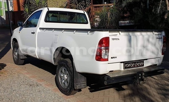 Acheter Occasion Voiture Toyota Hilux Blanc à Lusaka, Zambie Acheter Occasion Voiture Toyota Hilux Blanc à Lusaka, Zambie