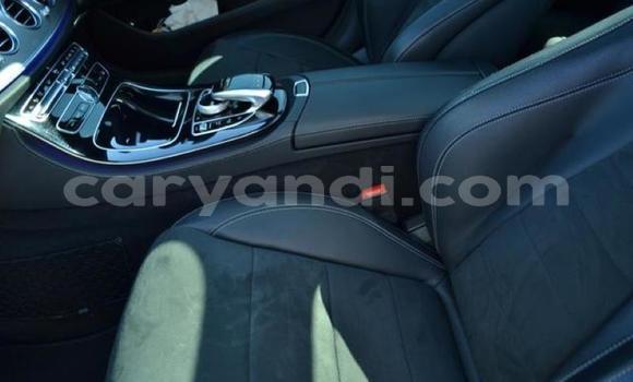 Acheter Occasion Voiture Mercedes‒Benz E–Class Blanc à Lusaka, Zambie Acheter Occasion Voiture Mercedes‒Benz E–Class Blanc à Lusaka, Zambie