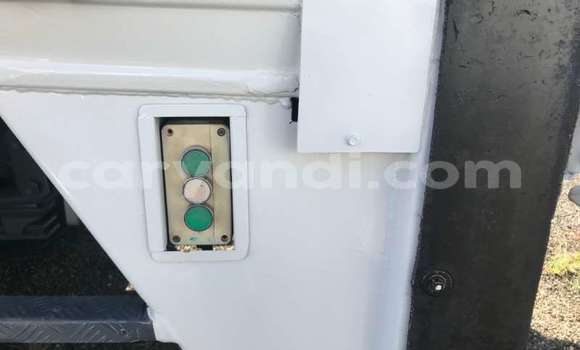 Nunua Ilio tumika Mercedes–Benz 1520 Nyeupe Lori ndani ya Livingstone nchini Zambia Nunua Ilio tumika Mercedes–Benz 1520 Nyeupe Lori ndani ya Livingstone nchini Zambia