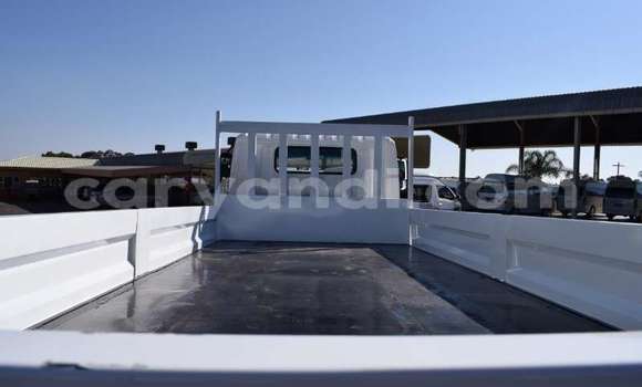 Tenga Tsaru Hino 300 Series Chena Rori in Lusaka in Zambia Tenga Tsaru Hino 300 Series Chena Rori in Lusaka in Zambia