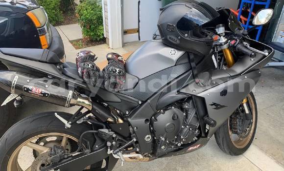 Acheter Occasion Moto Yamaha R1 Beige à Lusaka, Zambie Acheter Occasion Moto Yamaha R1 Beige à Lusaka, Zambie