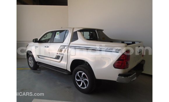 Buy Import Toyota Hilux White Car in Import - Dubai in Zambia Buy Import Toyota Hilux White Car in Import - Dubai in Zambia