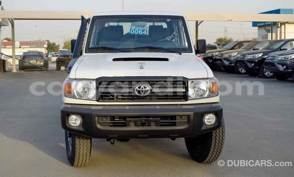 Acheter Import Voiture Toyota Land Cruiser Beige à Import - Dubai, Zambie Acheter Import Voiture Toyota Land Cruiser Beige à Import - Dubai, Zambie