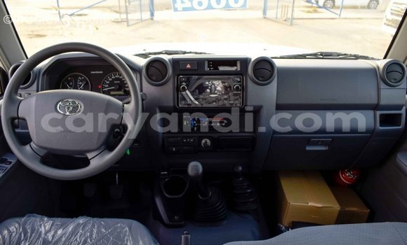 Acheter Import Voiture Toyota Land Cruiser Beige à Import - Dubai, Zambie Acheter Import Voiture Toyota Land Cruiser Beige à Import - Dubai, Zambie