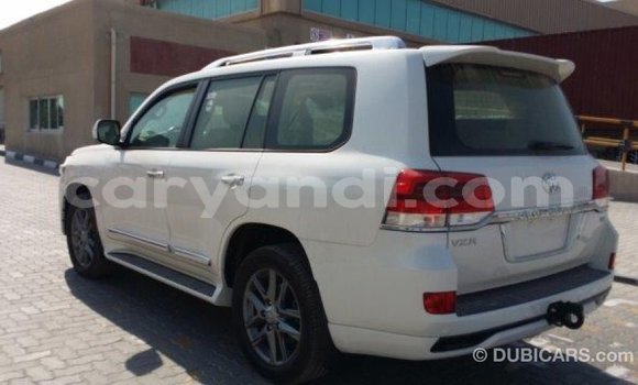 Tenga Imported Toyota Land Cruiser Chena Mota in Import - Dubai in Zambia Tenga Imported Toyota Land Cruiser Chena Mota in Import - Dubai in Zambia