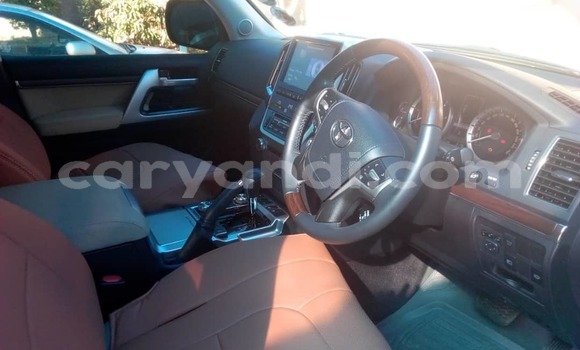 Acheter Occasion Voiture Toyota Land Cruiser Blanc à Lusaka, Zambie Acheter Occasion Voiture Toyota Land Cruiser Blanc à Lusaka, Zambie