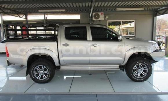 Acheter Occasion Voiture Toyota Hilux Gris à Lusaka, Zambie Acheter Occasion Voiture Toyota Hilux Gris à Lusaka, Zambie