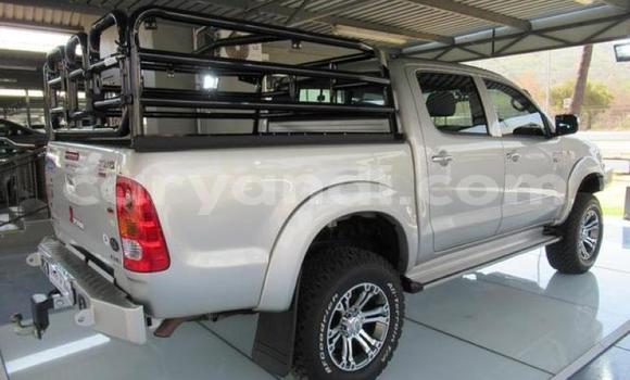 Acheter Occasion Voiture Toyota Hilux Gris à Lusaka, Zambie Acheter Occasion Voiture Toyota Hilux Gris à Lusaka, Zambie