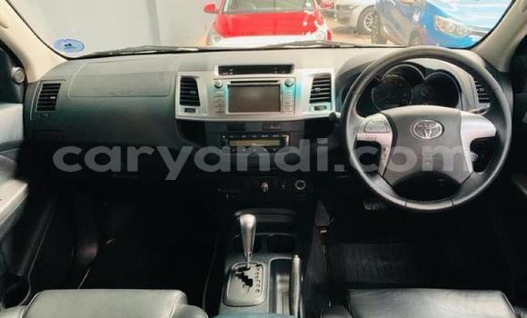 Acheter Occasion Voiture Toyota Hilux Blanc à Lusaka, Zambie Acheter Occasion Voiture Toyota Hilux Blanc à Lusaka, Zambie