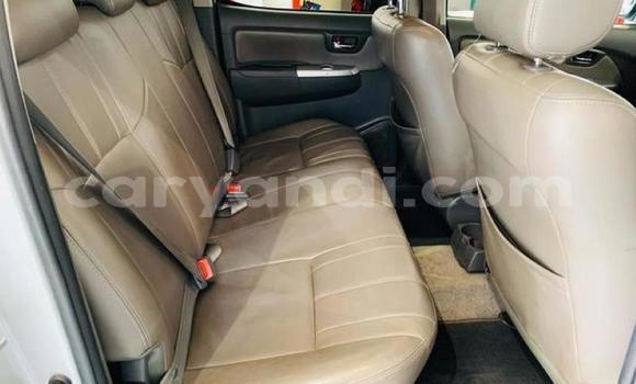 Acheter Occasion Voiture Toyota Hilux Gris à Lusaka, Zambie Acheter Occasion Voiture Toyota Hilux Gris à Lusaka, Zambie