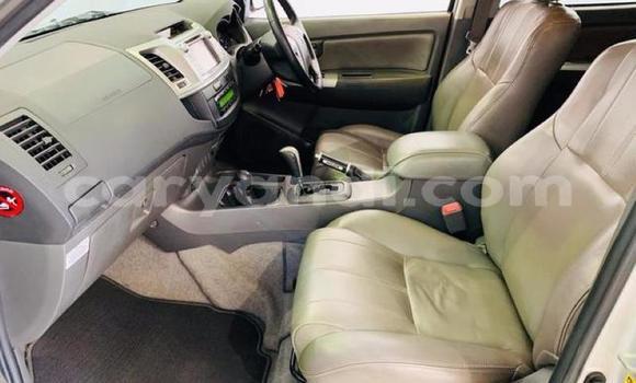 Acheter Occasion Voiture Toyota Hilux Gris à Lusaka, Zambie Acheter Occasion Voiture Toyota Hilux Gris à Lusaka, Zambie