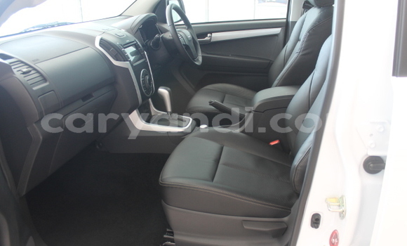 Acheter Occasion Voiture Isuzu D–MAX Blanc à Chipata, Zambie Acheter Occasion Voiture Isuzu D–MAX Blanc à Chipata, Zambie